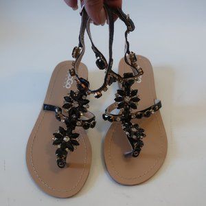 NWOB Womens GoGo Shoes Black Rhinestone Leather Flat Thong Sandal 38 US/8 *